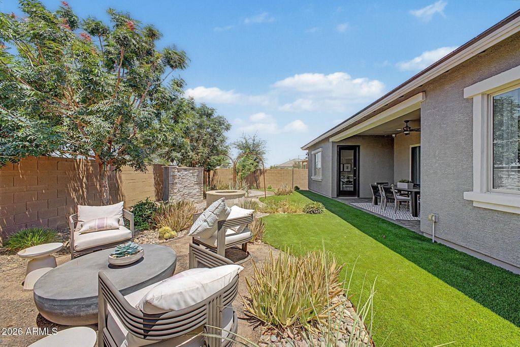 Image 39 of property listing at 21682 E LORDS Way, Queen Creek, AZ 85142