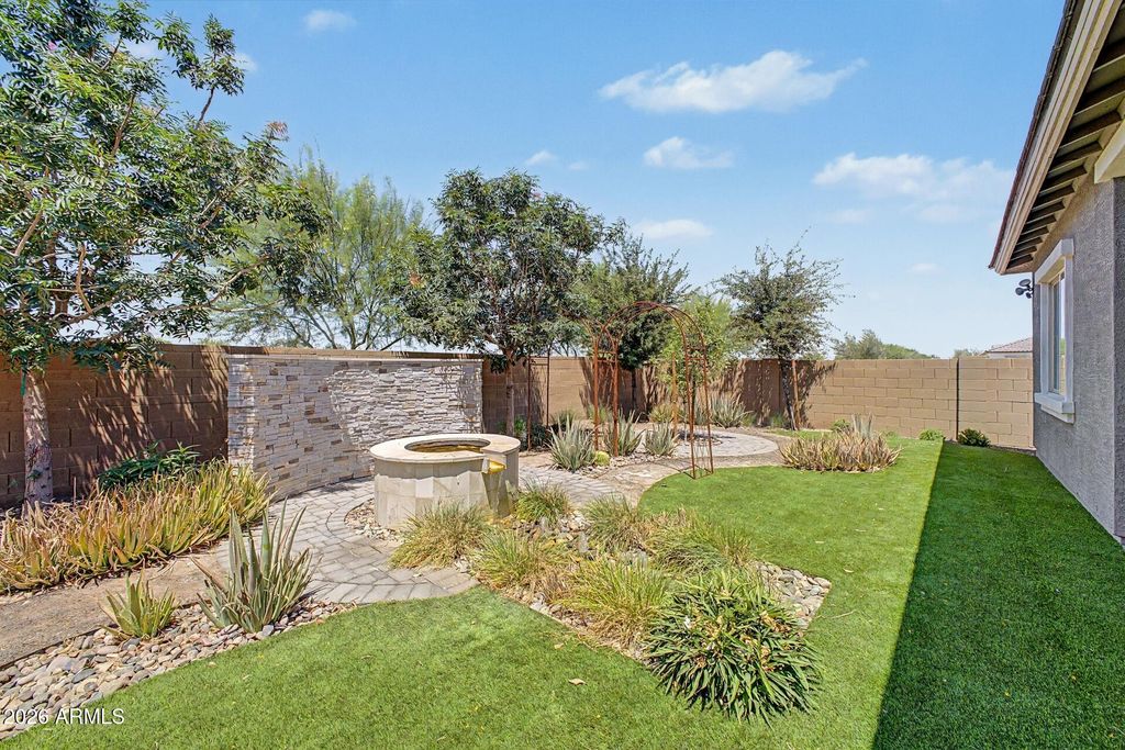 Image 41 of property listing at 21682 E LORDS Way, Queen Creek, AZ 85142