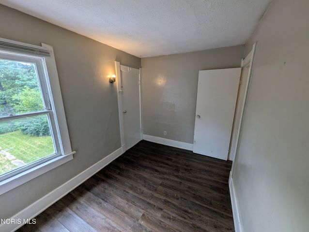 1212 Paxton Street, Toledo, OH 43608