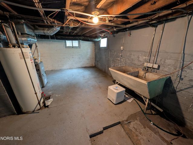 1212 Paxton Street, Toledo, OH 43608