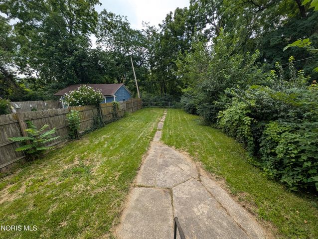 1212 Paxton Street, Toledo, OH 43608