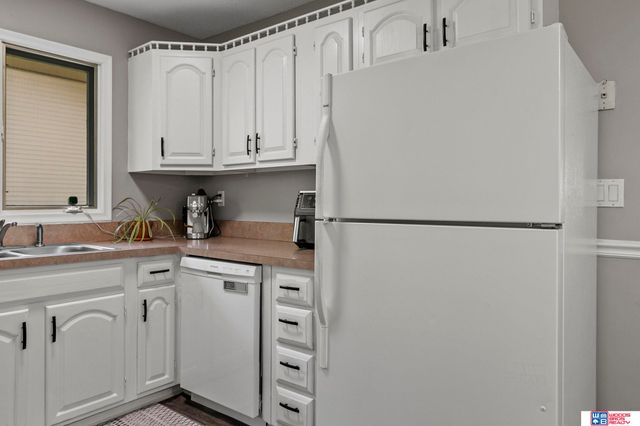 5218 S 39th Street, Lincoln, NE 68516