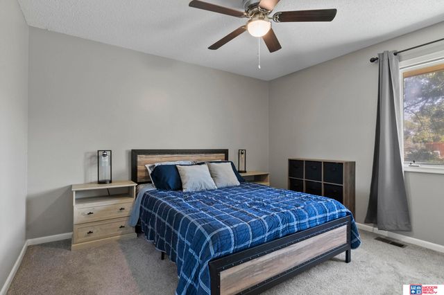 5218 S 39th Street, Lincoln, NE 68516