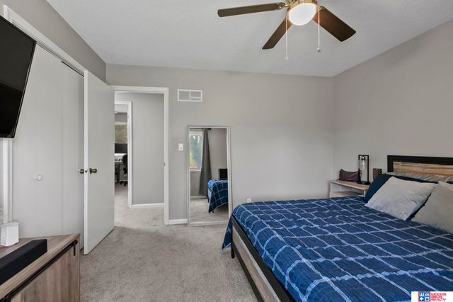 5218 S 39th Street, Lincoln, NE 68516