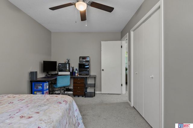 5218 S 39th Street, Lincoln, NE 68516