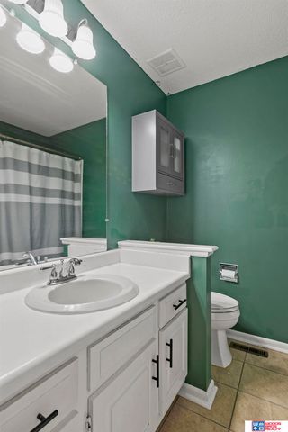 5218 S 39th Street, Lincoln, NE 68516