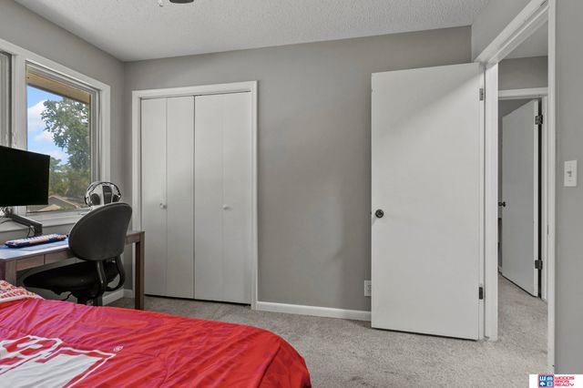 5218 S 39th Street, Lincoln, NE 68516