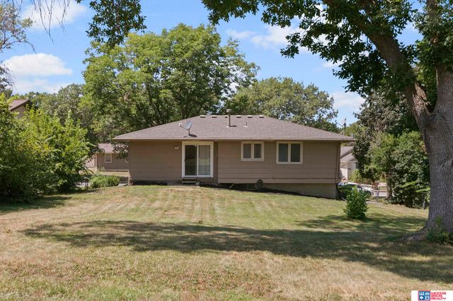 5218 S 39th Street, Lincoln, NE 68516