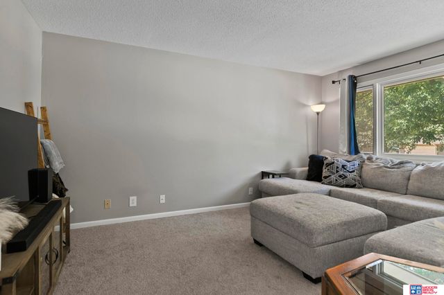 5218 S 39th Street, Lincoln, NE 68516