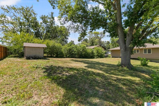 5218 S 39th Street, Lincoln, NE 68516