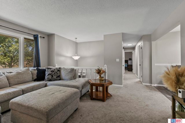 5218 S 39th Street, Lincoln, NE 68516