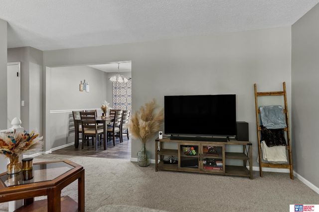 5218 S 39th Street, Lincoln, NE 68516
