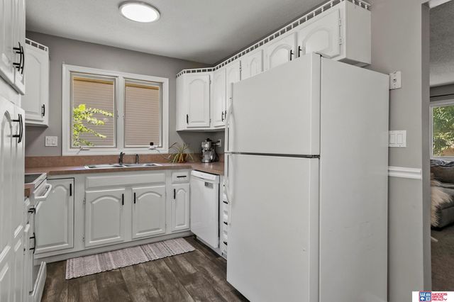 5218 S 39th Street, Lincoln, NE 68516