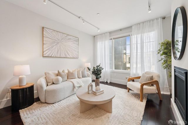 1355 Pacific Avenue 204, San Francisco, CA 94109