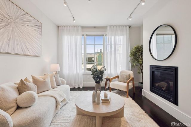 1355 Pacific Avenue 204, San Francisco, CA 94109