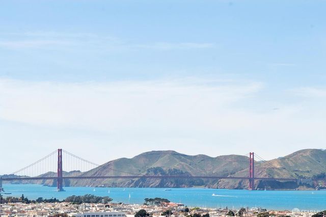1355 Pacific Avenue 204, San Francisco, CA 94109