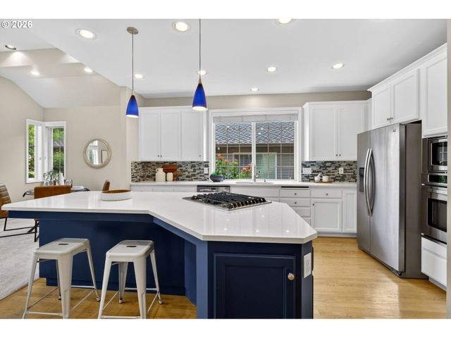 4086 Nw GLENEAGLES Pl, Portland, OR 97229