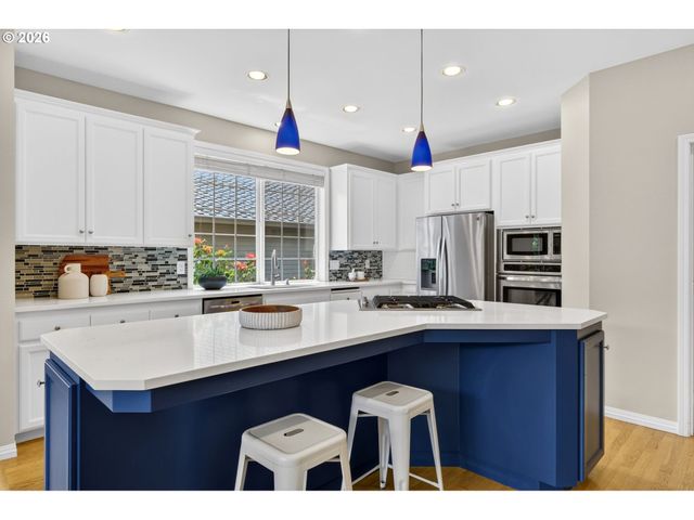 4086 Nw GLENEAGLES Pl, Portland, OR 97229
