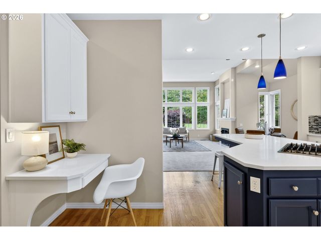 4086 Nw GLENEAGLES Pl, Portland, OR 97229