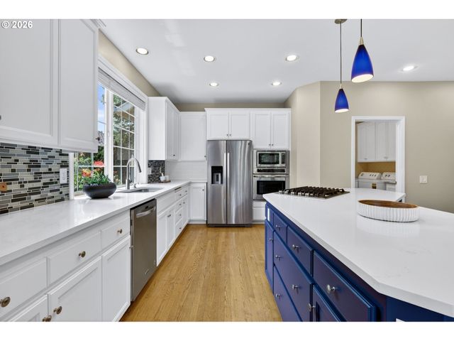 4086 Nw GLENEAGLES Pl, Portland, OR 97229