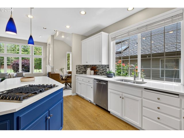 4086 Nw GLENEAGLES Pl, Portland, OR 97229