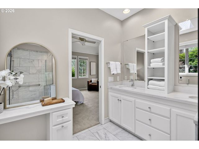 4086 Nw GLENEAGLES Pl, Portland, OR 97229