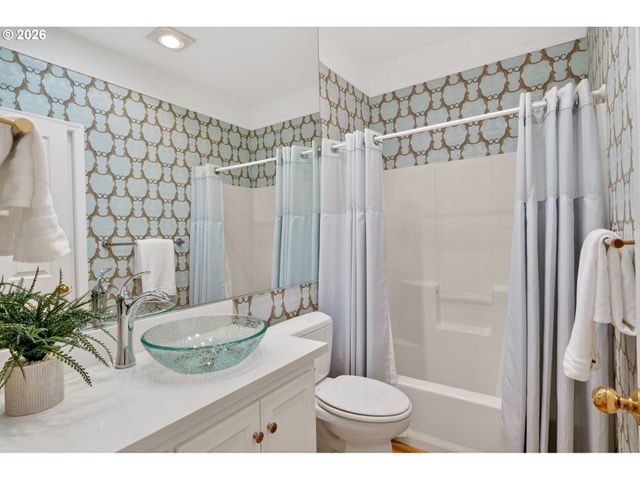 4086 Nw GLENEAGLES Pl, Portland, OR 97229