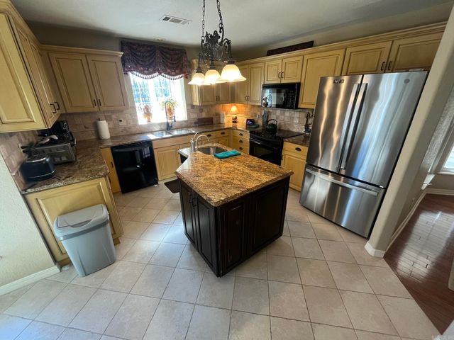 16 Heraldia Lane, Hot Springs Village, AR 71909