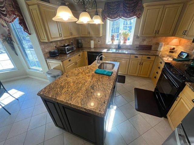 16 Heraldia Lane, Hot Springs Village, AR 71909