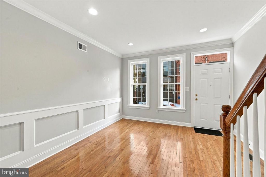 2631 ELLSWORTH ST, PHILADELPHIA, PA 19146 — photo 4