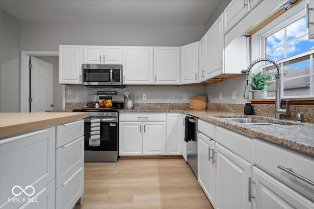 12647 Brookdale Drive, Fishers, IN 46037