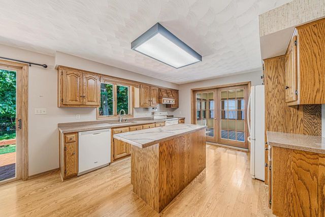 3324 S WHITE BIRCH LANE, Appleton, WI 54915