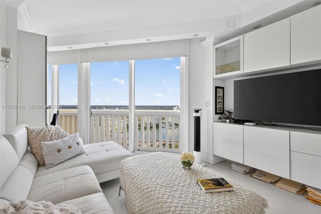 1000 Island Blvd PH9, Aventura, FL 33160