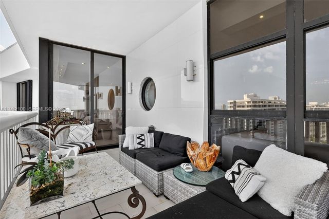 1000 Island Blvd PH9, Aventura, FL 33160