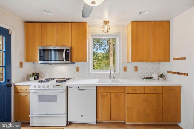 2422 LAKE AVE, Cheverly, MD 20785