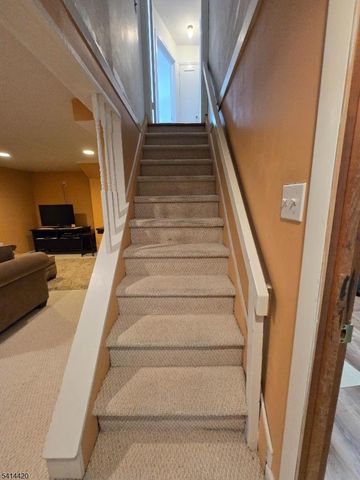 34 Southern Dr, Fair Lawn Boro, NJ 07410