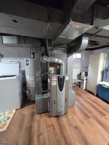 34 Southern Dr, Fair Lawn Boro, NJ 07410