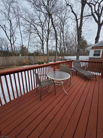 34 Southern Dr, Fair Lawn Boro, NJ 07410