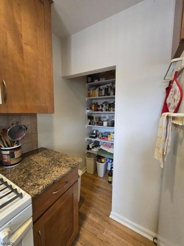 34 Southern Dr, Fair Lawn Boro, NJ 07410