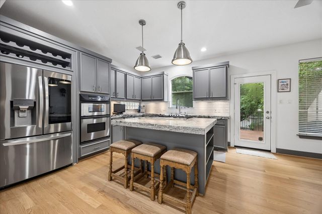 6406 Rodrigo Street B, Houston, TX 77007