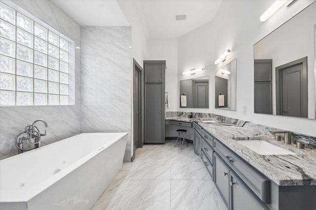6406 Rodrigo Street B, Houston, TX 77007