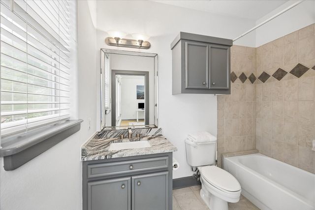 6406 Rodrigo Street B, Houston, TX 77007