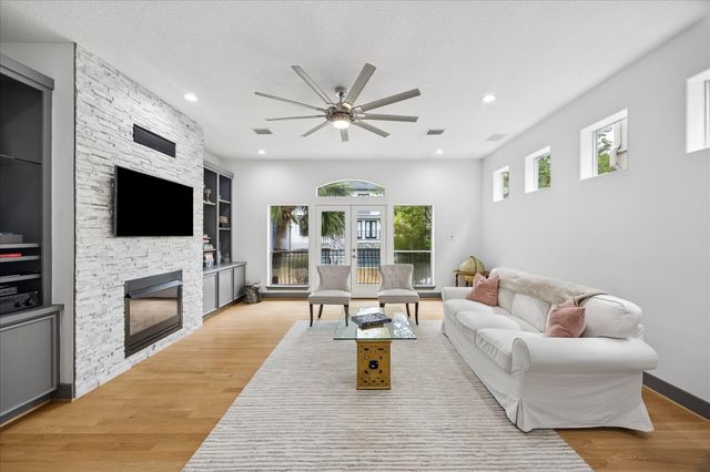 6406 Rodrigo Street B, Houston, TX 77007
