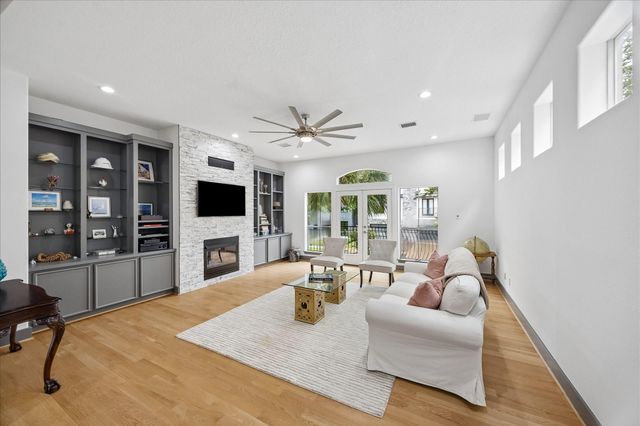 6406 Rodrigo Street B, Houston, TX 77007