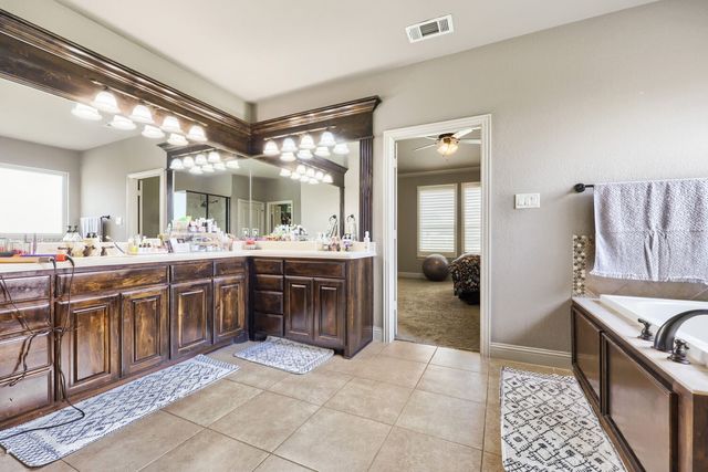109 Mountain Vista Drive, Fort Worth, TX 76126