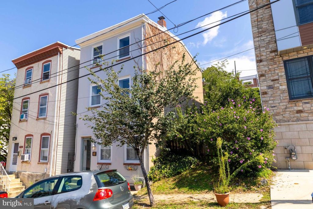 3935 DEXTER ST, PHILADELPHIA, PA 19128 — exterior