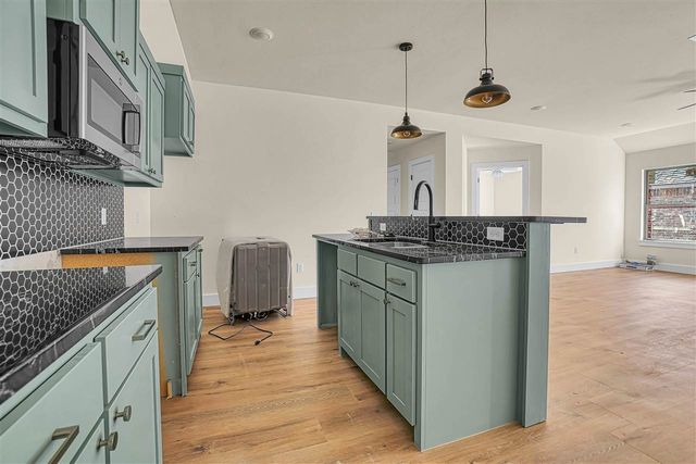 706 Cherry Ave, Cache, OK 73527