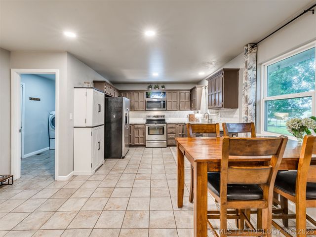 10008 E 33rd Place, Tulsa, OK 74146