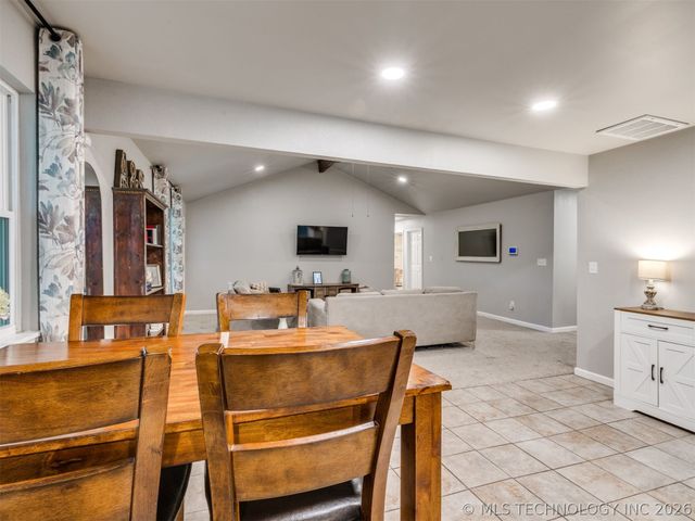 10008 E 33rd Place, Tulsa, OK 74146