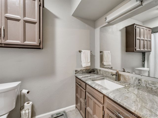 10008 E 33rd Place, Tulsa, OK 74146